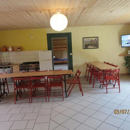 Gruppenbungalow-Waldhaus-Am Ferienpark Миров Екстериор снимка