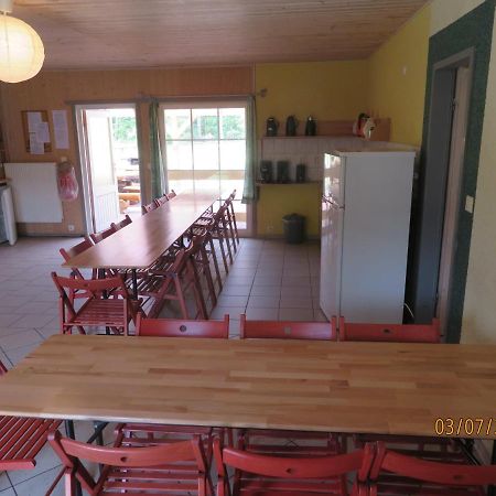 Gruppenbungalow-Waldhaus-Am Ferienpark Миров Екстериор снимка