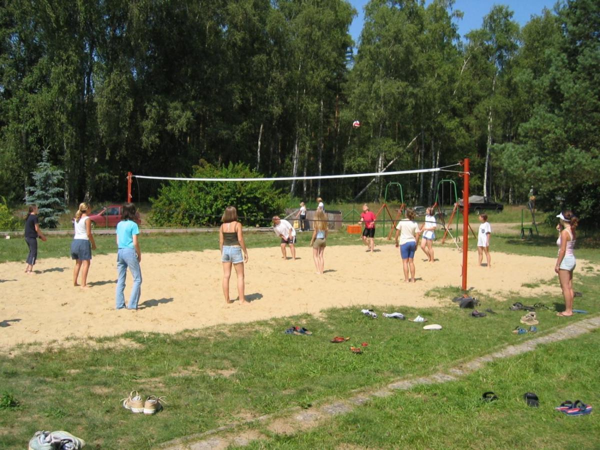 Gruppenbungalow-Waldhaus-Am Ferienpark Миров Екстериор снимка