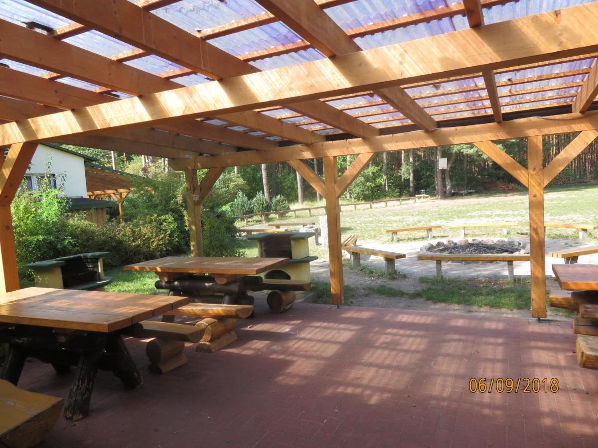 Gruppenbungalow-Waldhaus-Am Ferienpark Миров Екстериор снимка