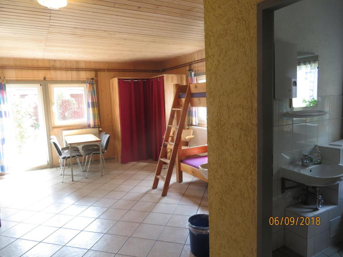 Gruppenbungalow-Waldhaus-Am Ferienpark Миров Екстериор снимка