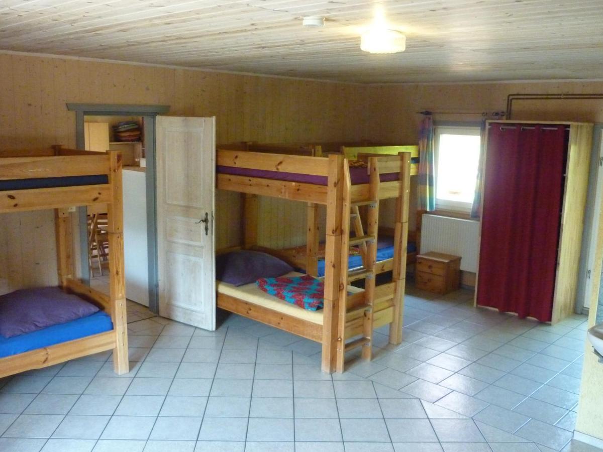 Gruppenbungalow-Waldhaus-Am Ferienpark Миров Екстериор снимка