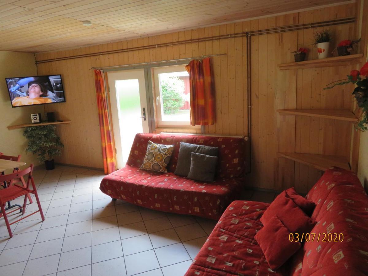 Gruppenbungalow-Waldhaus-Am Ferienpark Миров Екстериор снимка